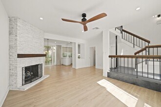 Building Photo - 5854 Valley Forge Dr