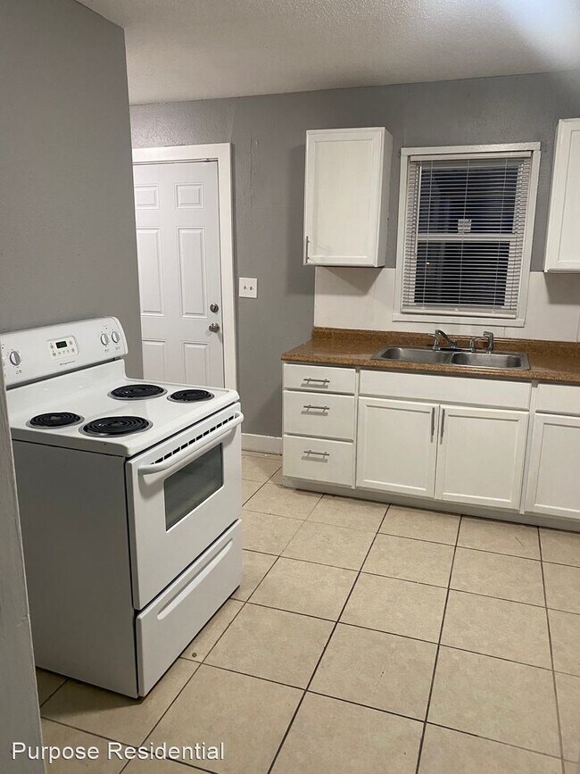 Foto del edificio - 2 br, 1 bath House - 9511 Charlotte St