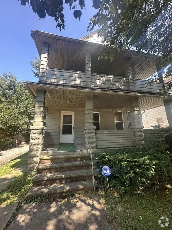 Building Photo - 4065 E 66th St