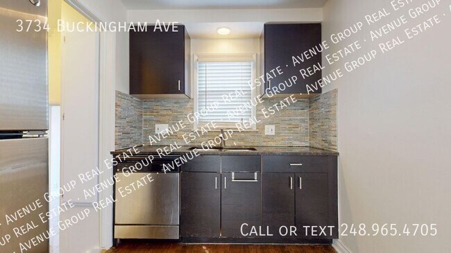 Foto del edificio - 3734 Buckingham Ave