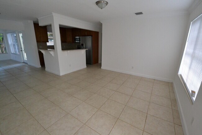 Foto del edificio - 299 NE 21st St