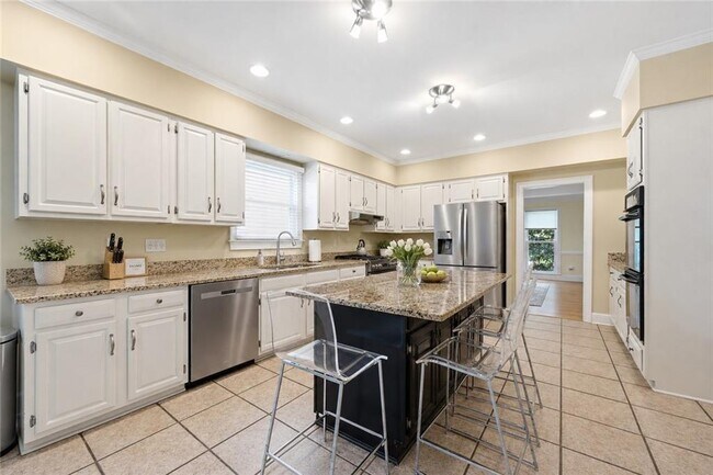Building Photo - 3795 Ashford Trail NE