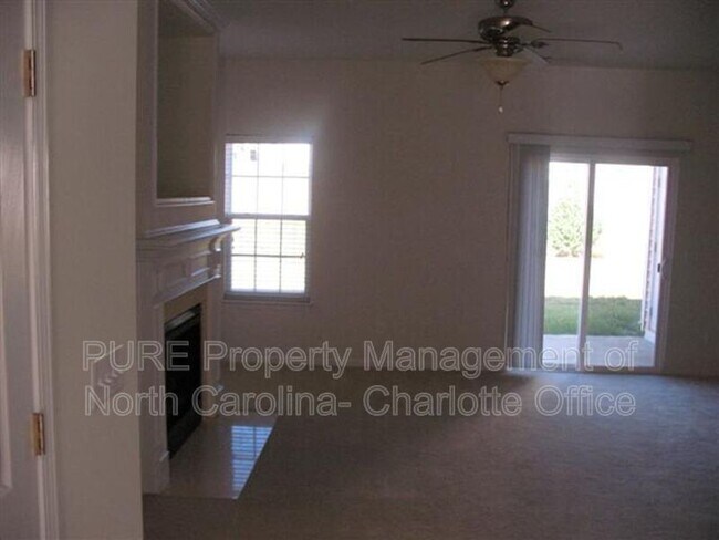Foto del edificio - 5742 Bent Creek Cir
