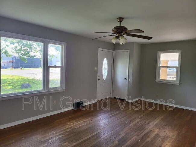 Foto del edificio - 1425 S Fairview Ave