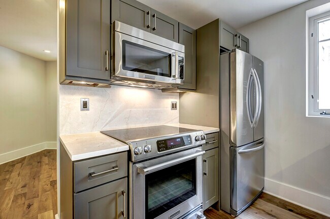kitchen - 1910 Kalorama Rd NW