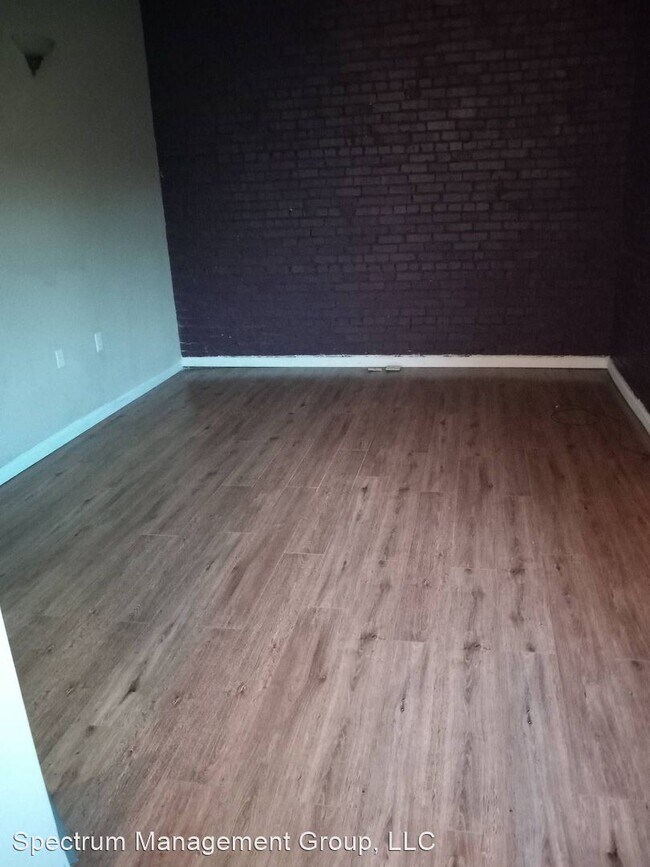 Building Photo - 2 br, 1 bath House - 111 W. McKinney Ave S...