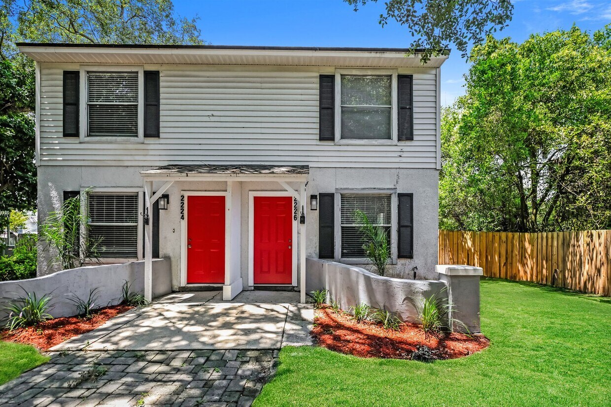 Foto principal - Neptune Beach Townhouse - On Huge Lot in Q...