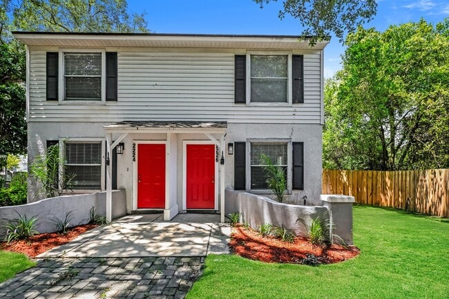 Neptune Beach Townhouse - On Huge Lot in Q... - Neptune Beach Townhouse - On Huge Lot in Q...