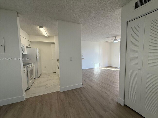 Foto del edificio - 12166 St.Andrews Pl