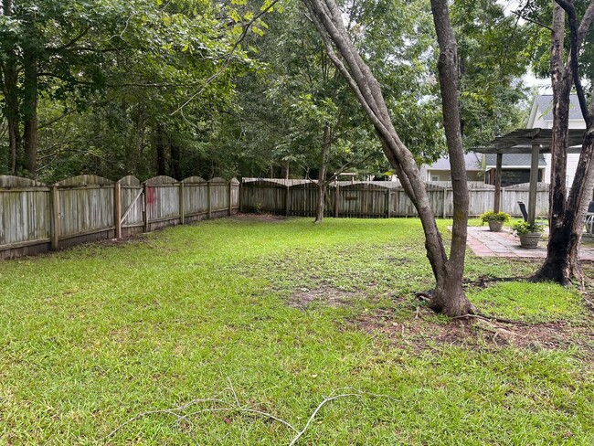 Foto del edificio - 3 Bedroom 2 bath Single Family Home locate...