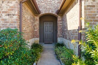 Building Photo - 3935 Country Club Dr