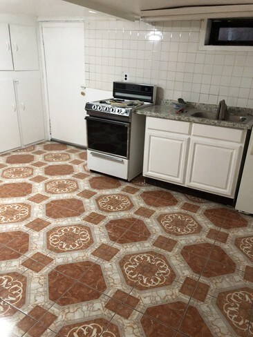 Building Photo - Amazing Studio Apartment in Woodside, Queens