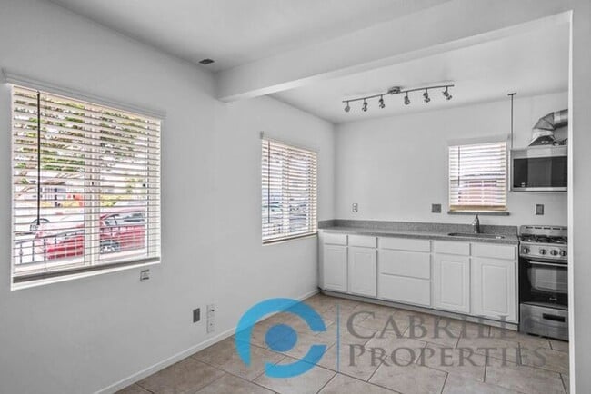 Foto del edificio - 2110 Bacon St