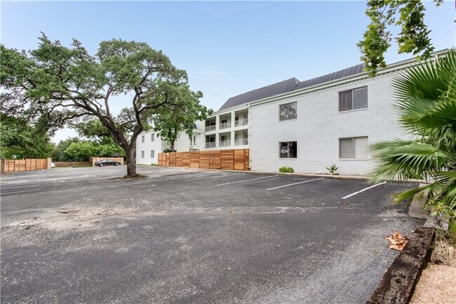 Building Photo - 1610 Enfield Rd