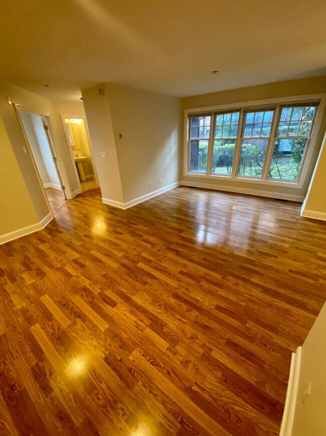 Building Photo - 353 Central Park Ave