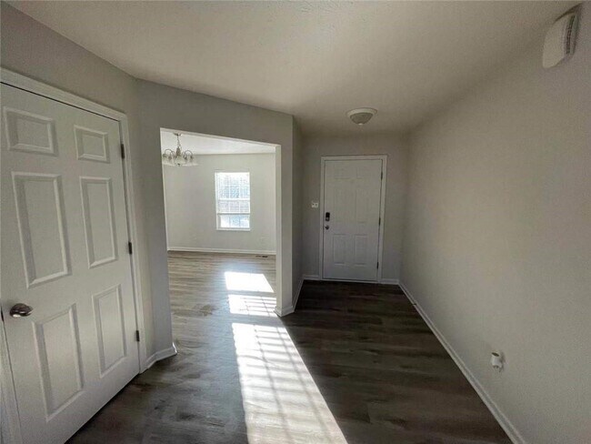 Building Photo - 17329 Retford Dr