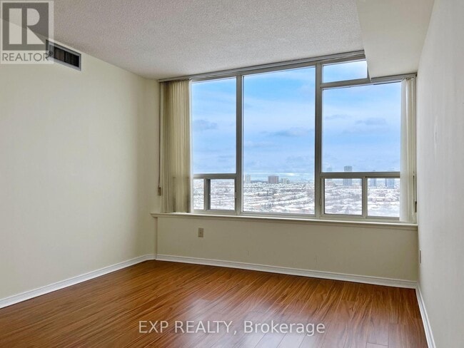 Building Photo - 700 Constellation Dr