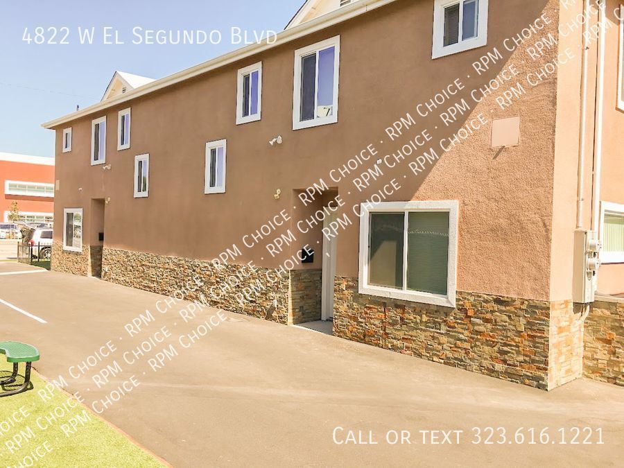 Primary Photo - Townhouse 3bd/2ba with laundry hookup and ...