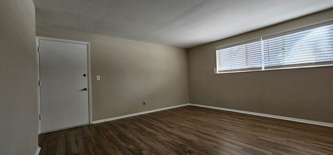 Building Photo - Beautiful One bedroom/one Bath apartment