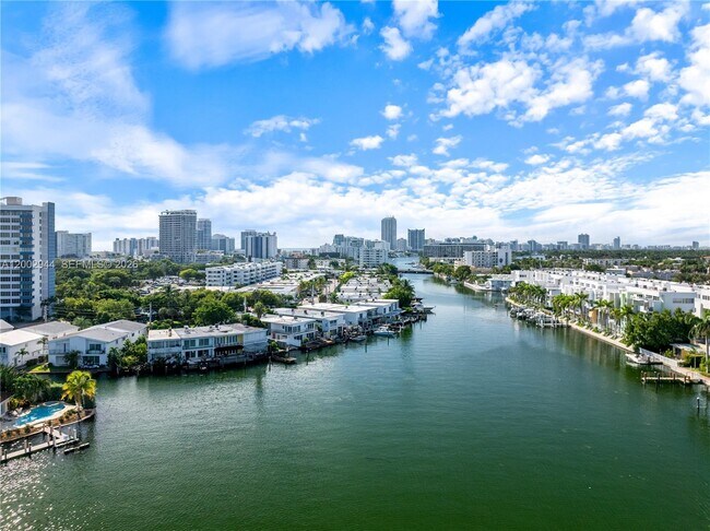 Foto del edificio - 7406 Gary Ave