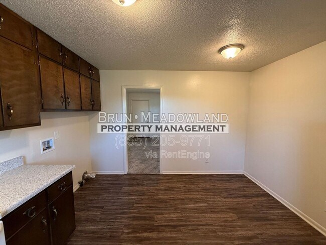 Foto del edificio - 128 Lynnwood Dr