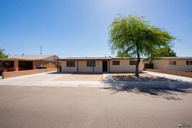 Foto del edificio - 2645 S Nogales Ave