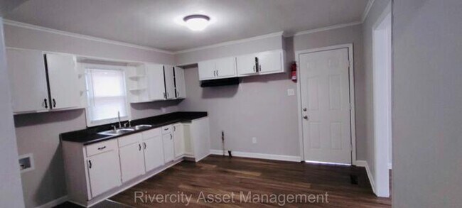 Foto del edificio - Gorgeous home is Frayser!!!!