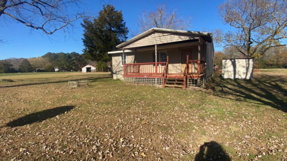 Primary Photo - 6912 Ayres Ln Rd