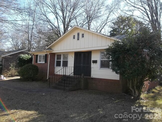 Foto del edificio - 4124 Somerdale Ln