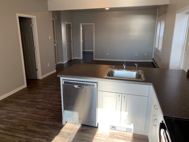 Living room - 20 W 5th St