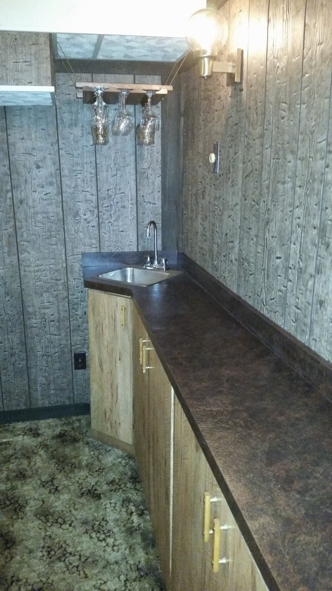 Bar - 10417 Hobkirk Dr