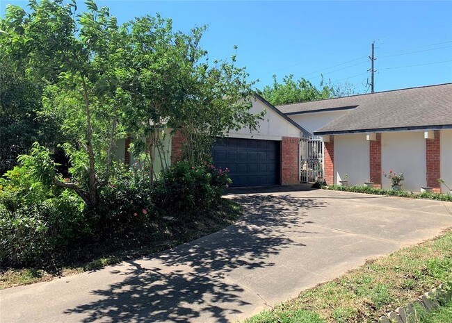 Foto del edificio - 2411 Creek Meadow Dr