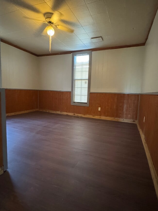 Building Photo - 316 E Kenworthy St
