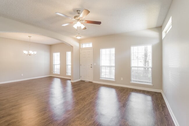 Building Photo - 8413 Staplehurst Dr W