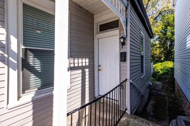Building Photo - Renovated Home with 1st floor Study or Additional Bedroom
