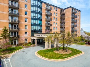 Building Photo - 333-333 Main Ave