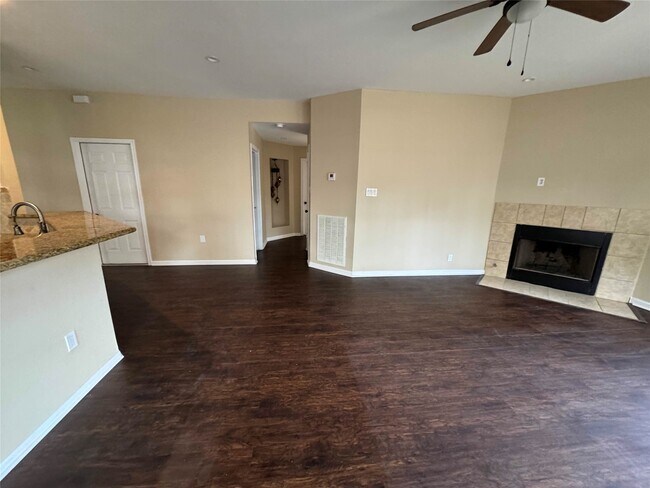 Foto del edificio - 7723 Thorncreek Way