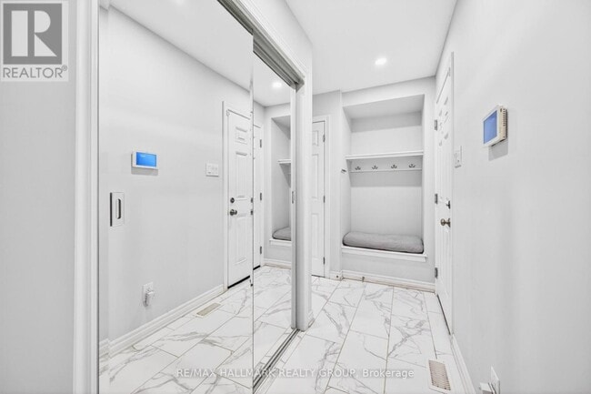 Building Photo - 302 Sweetclover Way