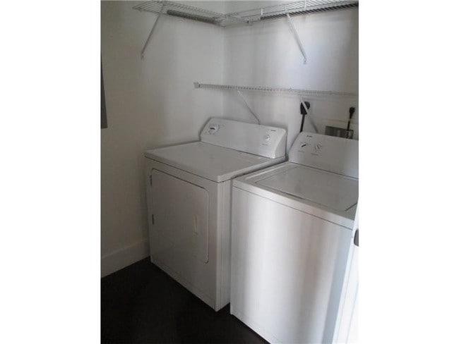 Building Photo - 1791 NE Miami Gardens Dr
