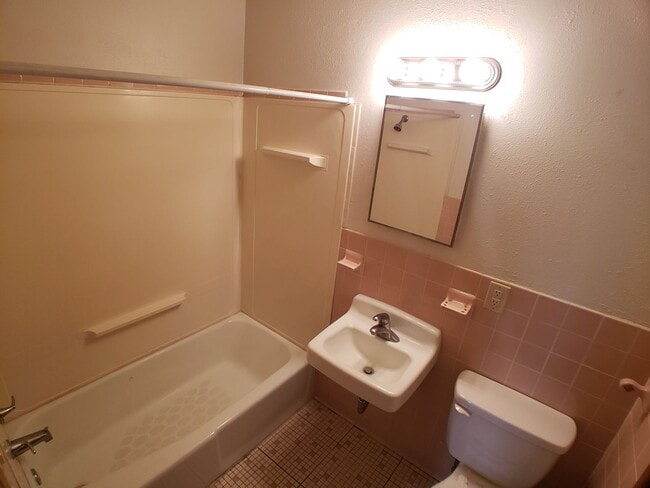 Foto del edificio - 2 Bedroom 1 Bath in Owatonna