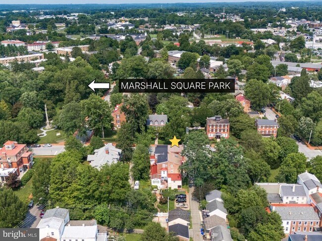 Foto del edificio - 318 N Matlack St