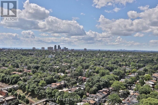 Building Photo - 5-2705 Soudan Ave