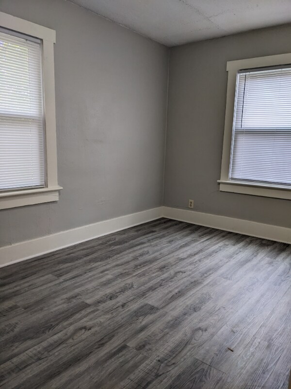 Foto del edificio - 2705 Meek Ave