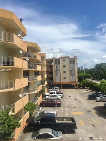 Foto del edificio - 1750 W 46th St