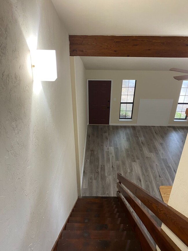 Foto del edificio - Perfect 1 Bedroom 1.5 Bathroom Townhome! N...