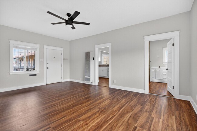 Foto del edificio - 905 Cherry Ave