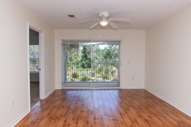 Foto del edificio - 4270 Calinda Ln