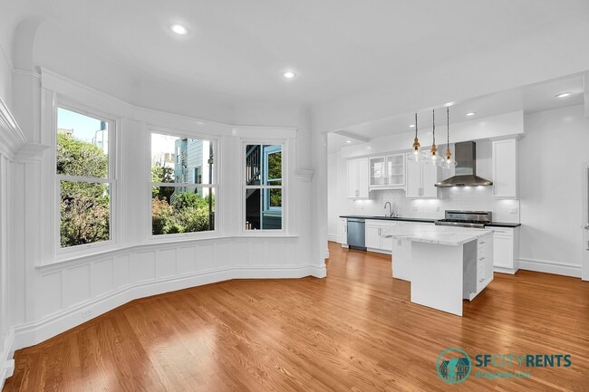 Building Photo - Presidio Heights: Remodeled Flat w/ Privat...