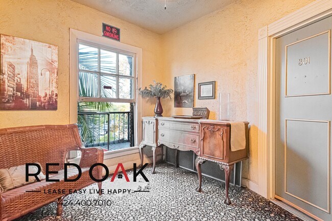 Foto del edificio - 649 N Rossmore Ave