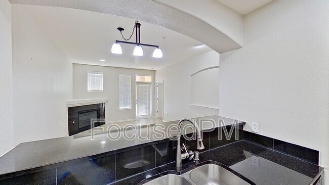 Foto del edificio - 1747 N Pearl St